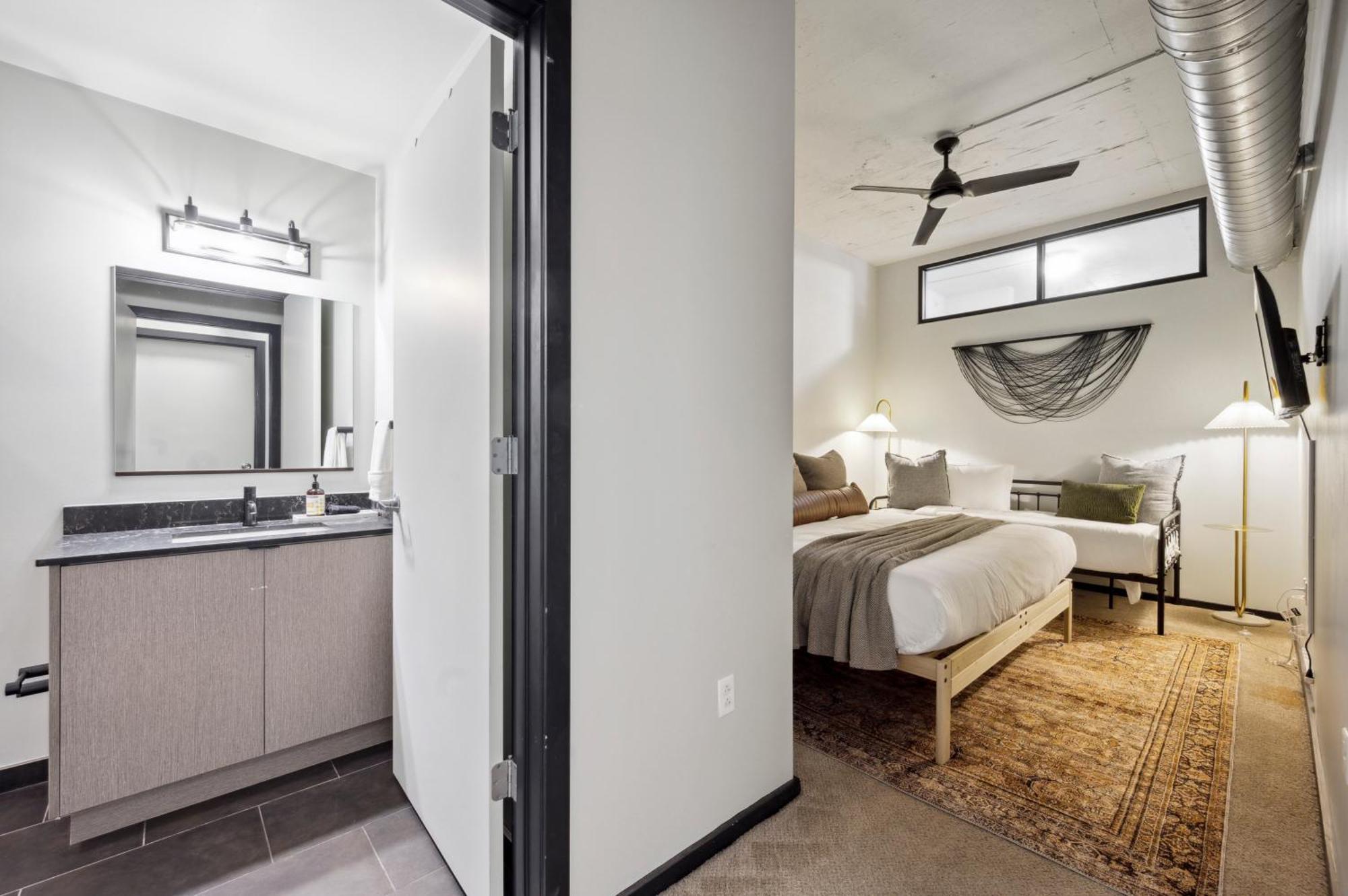 Large 3Br Apts & Studios, Free Parking, Gym, Game Room Philadelphia Luaran gambar