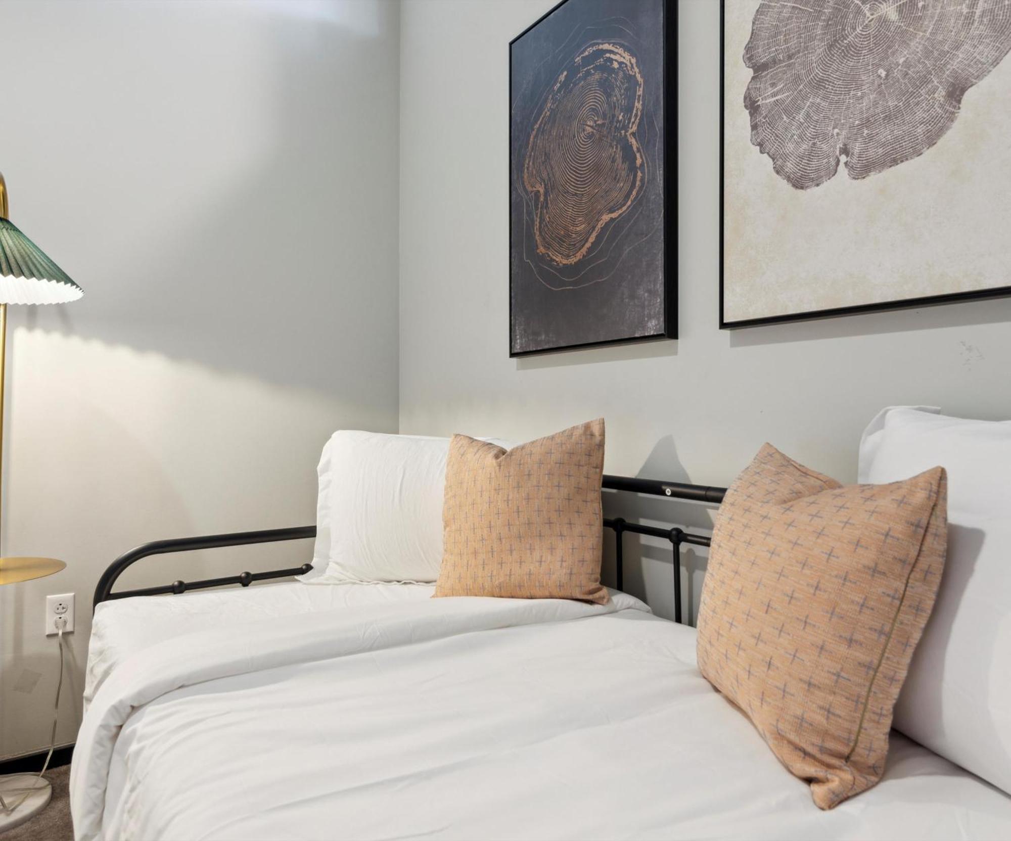 Large 3Br Apts & Studios, Free Parking, Gym, Game Room Philadelphia Bilik gambar